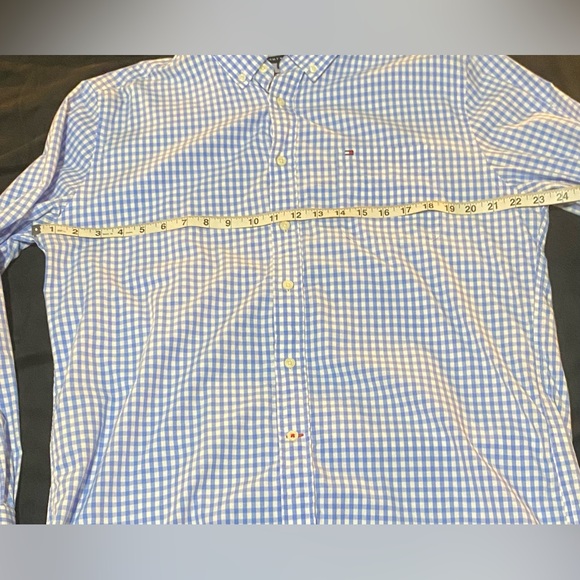 Large Tommy Hilfiger Men’s Blue & White button up PERFECT No stains No Flaws 🤩 - Picture 4 of 14